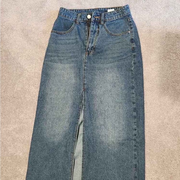 Medium Wash Skirt - Picture 1 of 4